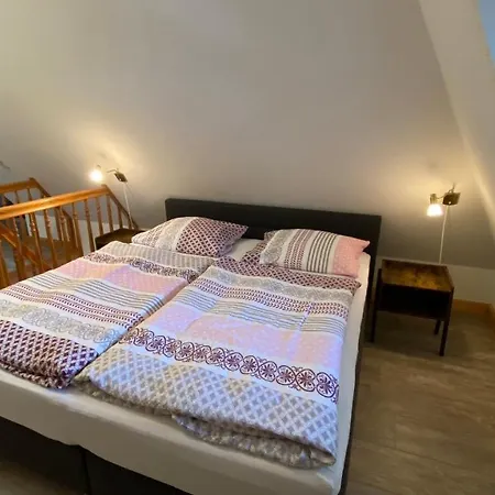 Daire Suetjers Hues *