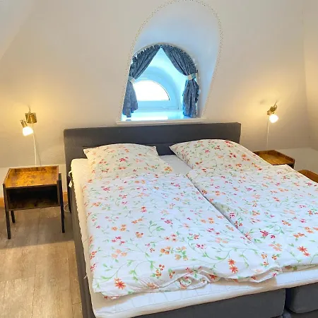 Daire Suetjers Hues *